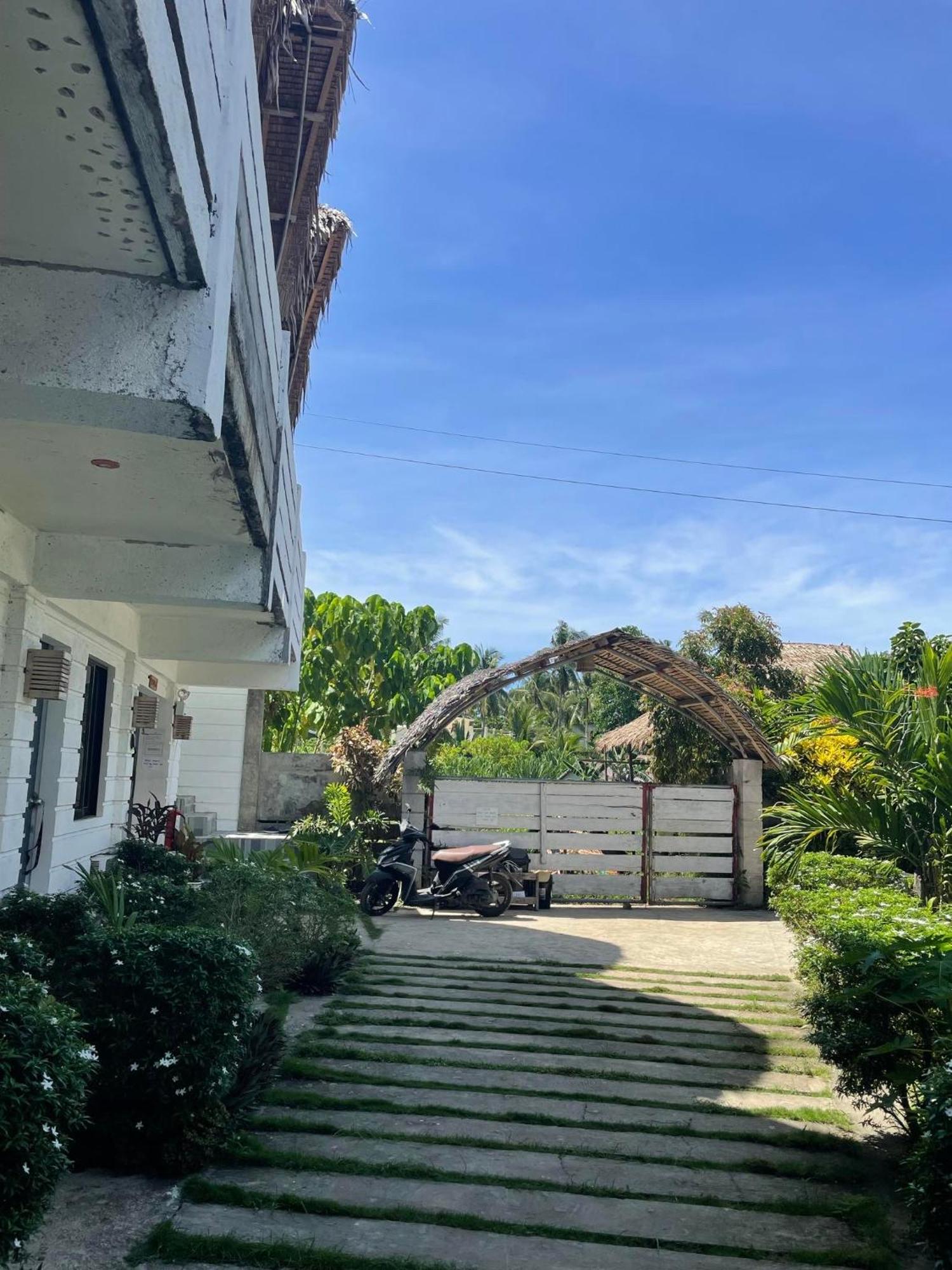 Point F Siargao Appartement Catangnan Buitenkant foto
